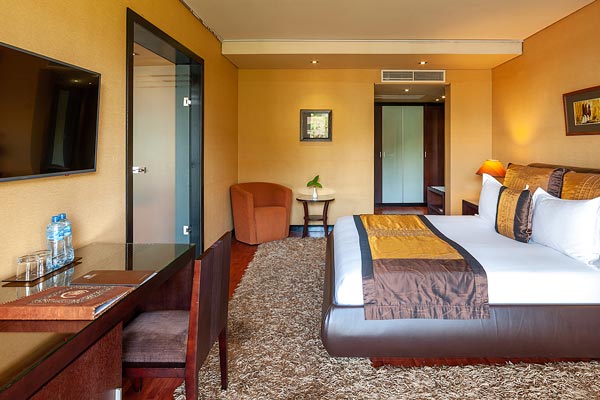 speke resort munyonyo executive suite