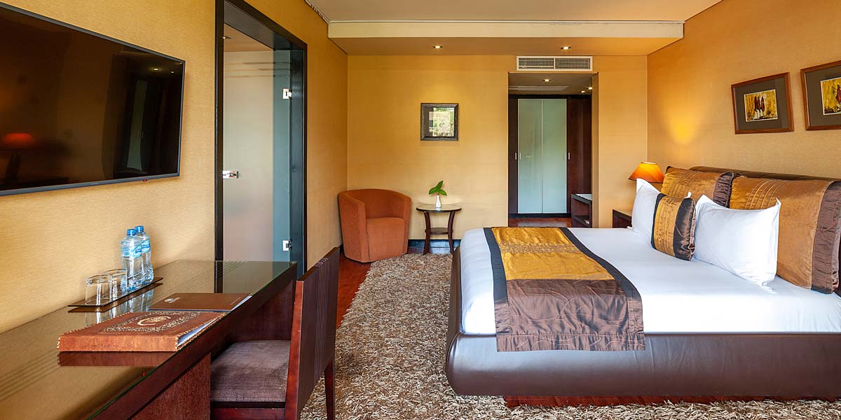 Speke Resort Munyonyo executive suite