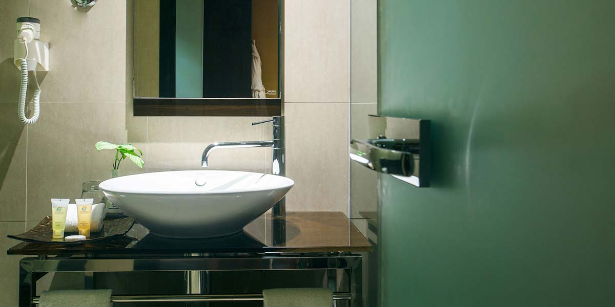 Speke resort munyonyo executive room