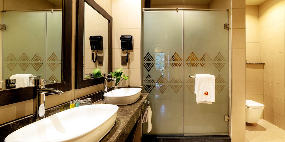 speke resort munyonyo junior suite washroom