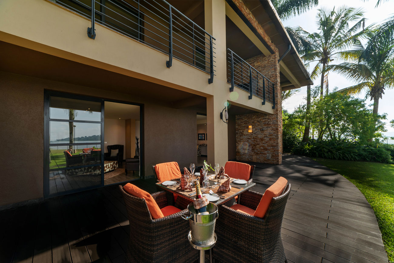 Speke resort Munyonyo -presidential suite bedroom