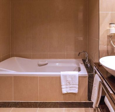 Speke Resort Munyonyo executive suite